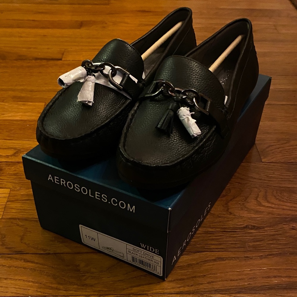 AEROSOLES Black Loafers